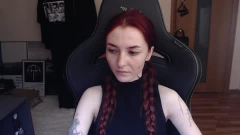 Snapshot of dead_girll chatting on 02/20/25, 03:34 freak online show from 02/20/25, 03:34