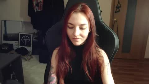 Snapshot of dead_girll chatting on 03/07/25, 09:17 freak online show from 03/07/25, 09:17