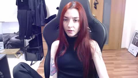 Snapshot of dead_girll chatting on 03/12/25, 09:24 freak online show from 03/12/25, 09:24