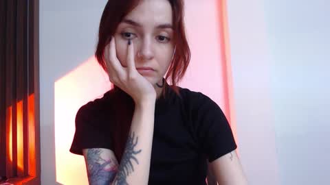 Snapshot of dead_girll chatting on 10/24/25, 10:39 freak online show from 10/24/25, 10:39