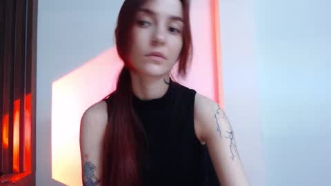 Snapshot of dead_girll chatting on 10/27/25, 10:03 freak online show from 10/27/25, 10:03