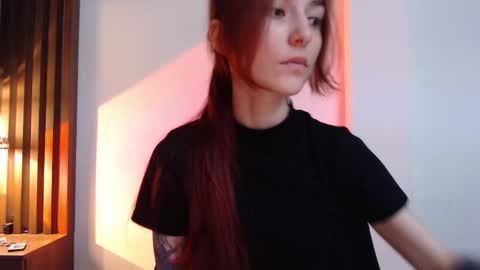 Snapshot of dead_girll chatting on 11/10/25, 11:48 freak online show from 11/10/25, 11:48