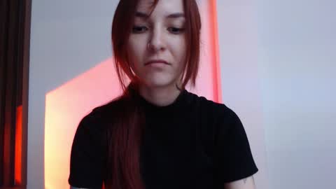Snapshot of dead_girll chatting on 11/14/25, 01:04 freak online show from 11/14/25, 01:04