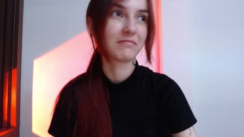 Snapshot of dead_girll chatting on 11/16/25, 10:26 freak online show from 11/16/25, 10:26