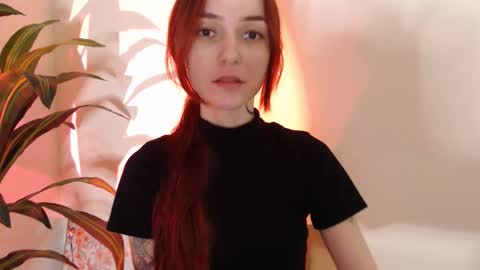 Snapshot of dead_girll chatting on 11/27/25, 01:51 freak online show from 11/27/25, 01:51