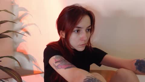 Snapshot of dead_girll chatting on 01/09/26, 12:46 freak online show from 01/09/26, 12:46