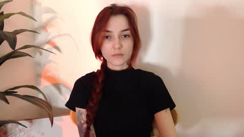 Snapshot of dead_girll chatting on 01/14/26, 01:33 freak online show from 01/14/26, 01:33