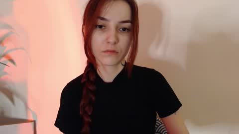 Snapshot of dead_girll chatting on 01/17/26, 01:43 freak online show from 01/17/26, 01:43