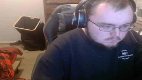 Snapshot of deadfax234 chatting on 12/04/25, 01:48 deadfax234 online show from 12/04/25, 01:48