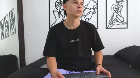 Snapshot of deam_broowm chatting on 02/23/25, 06:34 Andres online show from 02/23/25, 06:34