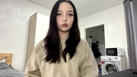 Snapshot of deannabonefield chatting on 12/02/25, 09:14 I am Hannah ntmu online show from 12/02/25, 09:14