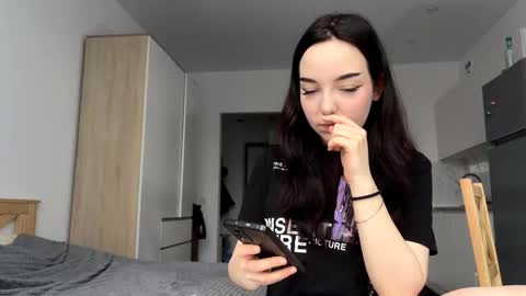 Snapshot of deannabonefield chatting on 12/03/25, 06:54 I am Hannah ntmu online show from 12/03/25, 06:54