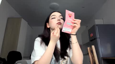 Snapshot of deannabonefield chatting on 12/14/25, 05:13 I am Hannah ntmu online show from 12/14/25, 05:13