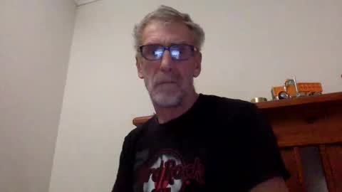 Snapshot of deanofflove2210 chatting on 12/16/24, 07:48 deanofflove2210 online show from 12/16/24, 07:48