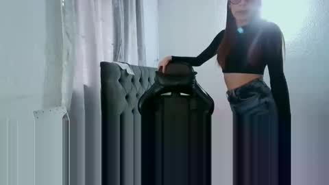 Snapshot of dear_juliet chatting on 02/17/25, 10:58 Juliet online show from 02/17/25, 10:58