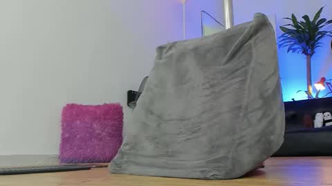 dearmilu28 online show from 03/25/26, 06:58