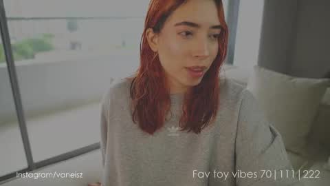 Snapshot of dearnina chatting on 09/30/25, 02:33 NINA   30OFF online show from 09/30/25, 02:33