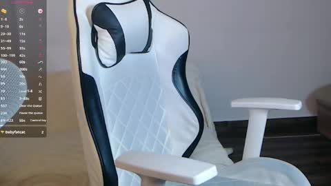 dearwy_ online show from 06/01/26, 07:04