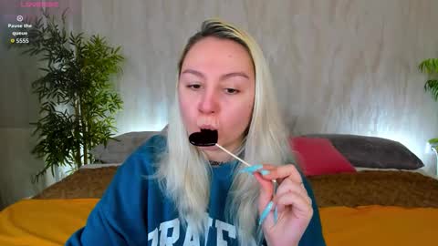 Debbie Mon Tue Fri Sun Sat GMT 3 1000am - 0400pm  online show from 02/13/26, 06:15