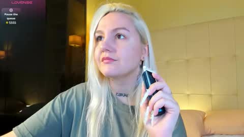 Debbie Mon Tue Fri Sun Sat GMT 3 1000am - 0400pm  online show from 03/15/26, 05:19