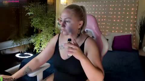 Snapshot of debbie_taylor chatting on 07/23/26, 05:22 Debbie Mon Tue Fri Sun Sat GMT 3 1000am - 0400pm online show from 07/23/26, 05:22