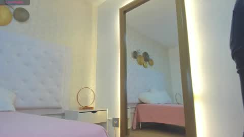 Debora online show from 11/26/25, 10:27