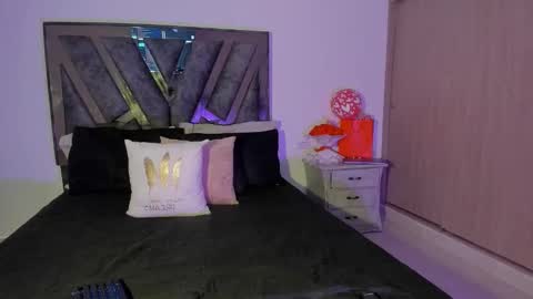 Snapshot of deborah_collins1 chatting on 10/17/25, 12:58 deborah_collins1 online show from 10/17/25, 12:58