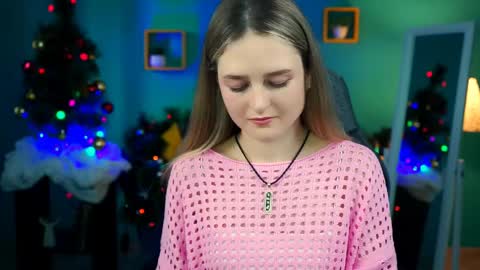 Snapshot of deboralarson chatting on 12/17/24, 08:12 Debora online show from 12/17/24, 08:12