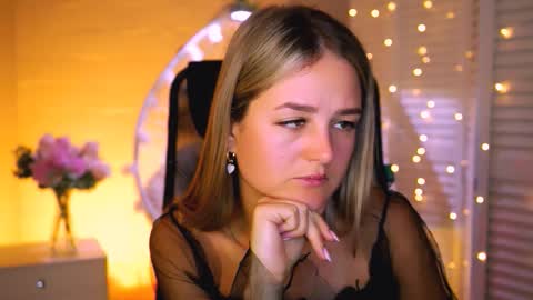 Snapshot of deboralarson chatting on 11/12/25, 03:51 Debora online show from 11/12/25, 03:51