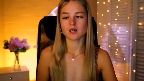 Snapshot of deboralarson chatting on 11/13/25, 03:49 Debora online show from 11/13/25, 03:49