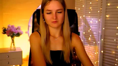 Snapshot of deboralarson chatting on 11/16/25, 03:23 Debora online show from 11/16/25, 03:23