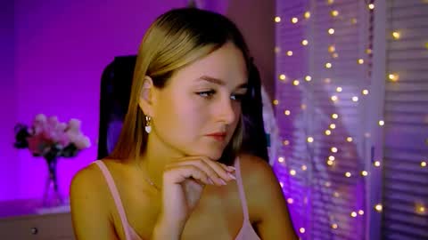 Snapshot of deboralarson chatting on 11/18/25, 03:34 Debora online show from 11/18/25, 03:34