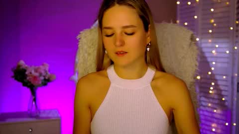 Snapshot of deboralarson chatting on 11/24/25, 08:14 Debora online show from 11/24/25, 08:14