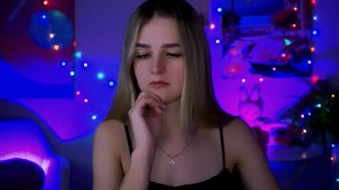 Snapshot of deboralarson chatting on 12/15/25, 04:06 Debora online show from 12/15/25, 04:06