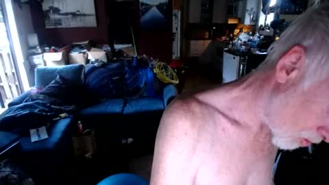 Snapshot of decarabas22 chatting on 06/14/26, 02:57 decarabas22 online show from 06/14/26, 02:57