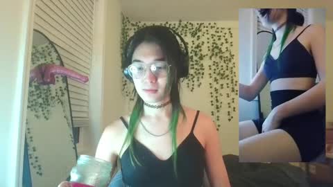 Snapshot of deciduousdoll chatting on 09/11/25, 06:13 deciduousdoll online show from 09/11/25, 06:13