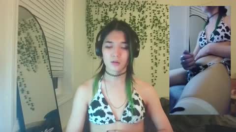 Snapshot of deciduousdoll chatting on 09/18/25, 07:43 deciduousdoll online show from 09/18/25, 07:43