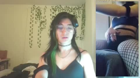 deciduousdoll online show from 11/23/25, 06:35