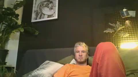 Snapshot of deebo1987 chatting on 01/03/25, 04:48 Deen online show from 01/03/25, 04:48