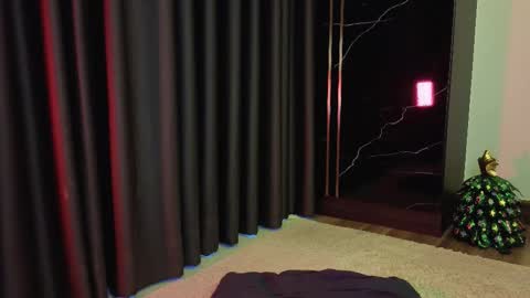 Snapshot of deedeedoll chatting on 12/22/25, 01:24 deedeedoll online show from 12/22/25, 01:24