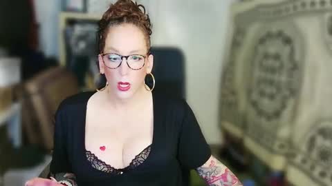 Snapshot of deeliah chatting on 12/14/24, 01:50 Deeliah online show from 12/14/24, 01:50