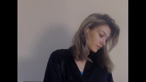 Snapshot of deelightfull chatting on 12/13/24, 08:51 Deelightfull online show from 12/13/24, 08:51