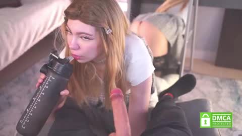 Snapshot of deepcums_ chatting on 04/15/26, 09:16 Sophie online show from 04/15/26, 09:16