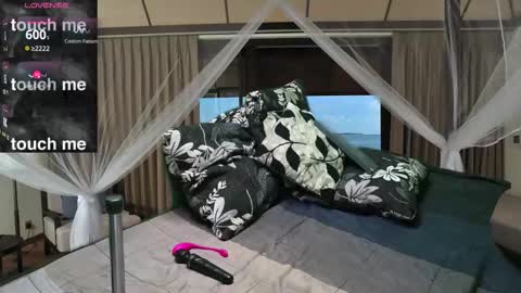 Deeply  Asian style...  Nice to meet you   thumb up me please help us. online show from 11/17/25, 05:41