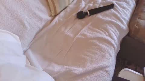 Snapshot of deeplyhydrates chatting on 02/16/25, 01:38 deeplyhydrates online show from 02/16/25, 01:38