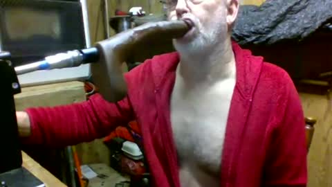 Snapshot of deepthroat227 chatting on 02/16/25, 07:49 Deepthroat My Big Dildos online show from 02/16/25, 07:49