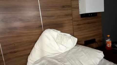 Snapshot of deepthroatqueen33 chatting on 01/16/26, 11:42 deepthroatqueen33 online show from 01/16/26, 11:42