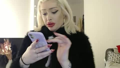 Snapshot of deewhitee chatting on 03/01/26, 03:41 Jenna online show from 03/01/26, 03:41