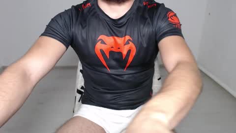 Snapshot of defuego_ chatting on 01/01/25, 04:18 defuego online show from 01/01/25, 04:18