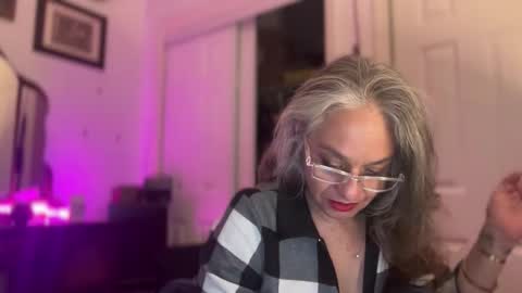 Tori online show from 11/16/25, 03:01